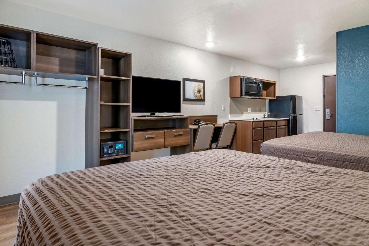 Woodspring Suites Brunswick Eksteriør bilde