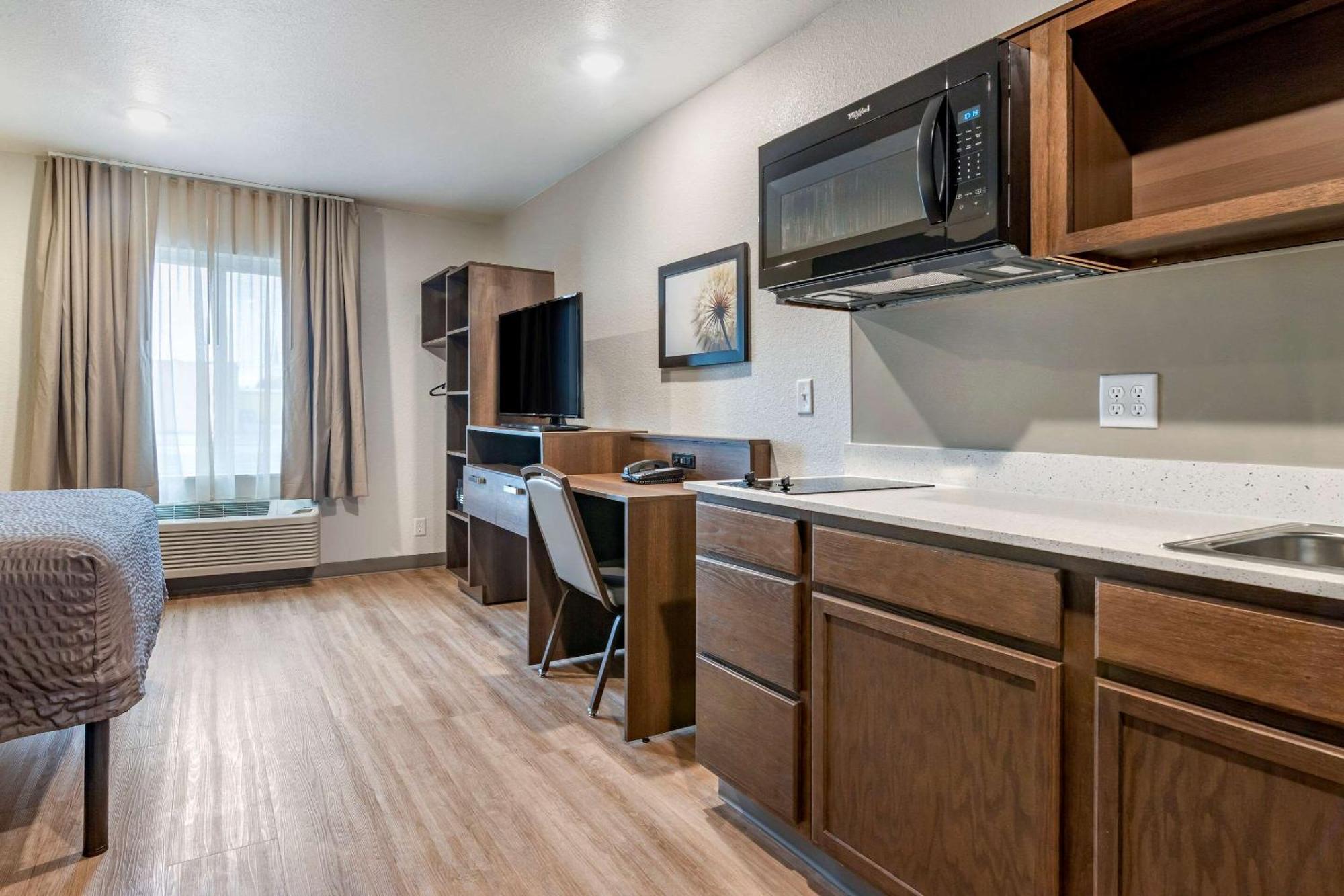 Woodspring Suites Brunswick Eksteriør bilde