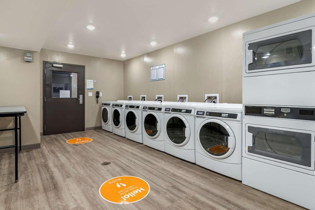 Woodspring Suites Brunswick Eksteriør bilde